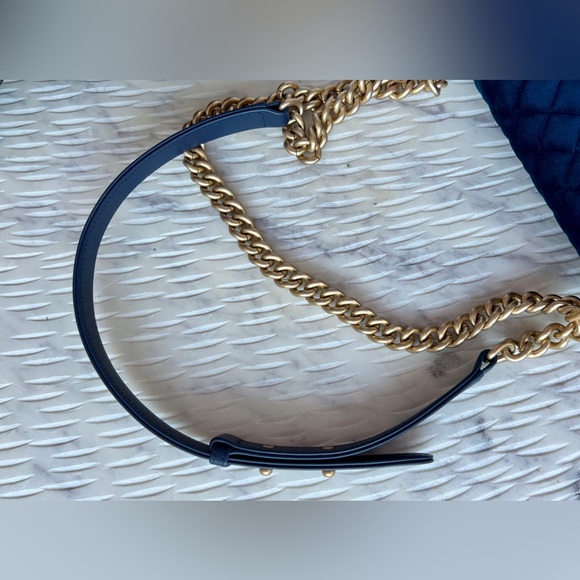 Chanel Small Velvet Le Boy Bag Blue - Picture 3 of 14